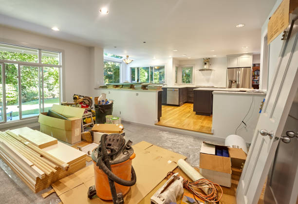 Professional Backsplash Installation technician working in Winter Park, FL